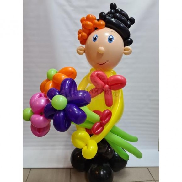 Фигура из шаров Мальчик с букетом